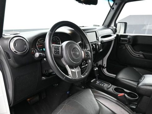 Used 2018 Jeep Wrangler Unlimited Altitude image 18
