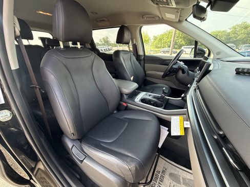 Used 2026 Kia Carnival FWD image 26