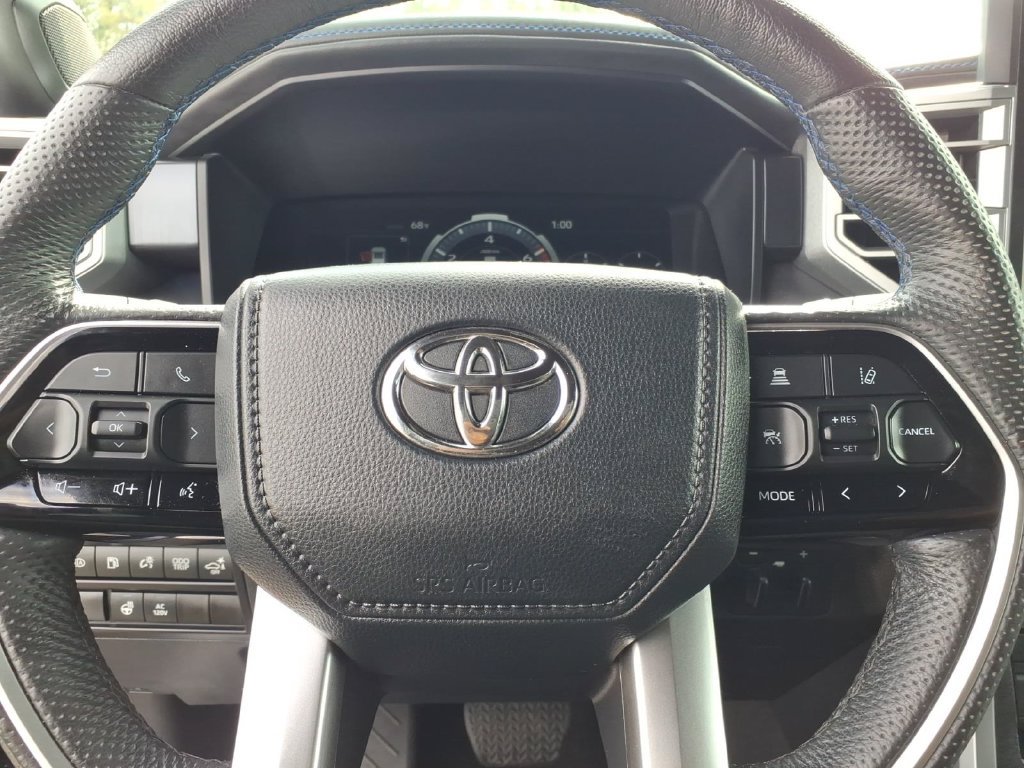 Used 2024 Toyota Sequoia Platinum AWD/4WD image 6
