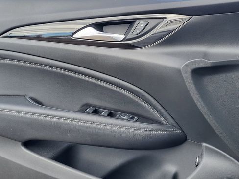 Used 2019 Buick Regal Essence w/ Driver Confidence Package I image 20