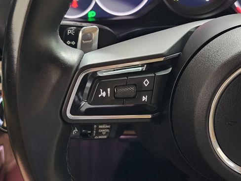 Used 2022 Porsche Panamera image 48