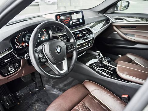 Used 2022 BMW 540i xDrive w/ Executive Package AWD/4WD image 2