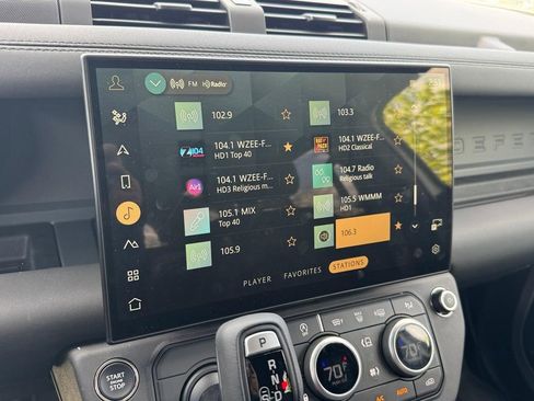 New 2026 Land Rover Defender 110 X-Dynamic SE AWD/4WD image 17