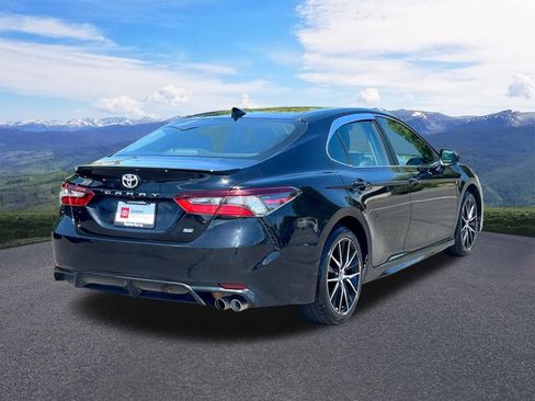 Used 2024 Toyota Camry SE FWD image 5