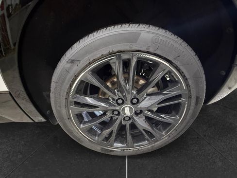 Used 2025 Cadillac XT4 Sport w/ LPO, Onyx Lite Package AWD/4WD image 14
