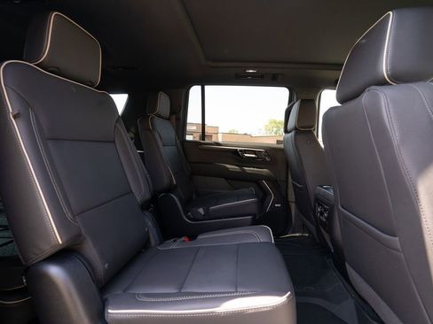 New 2025 Chevrolet Suburban Premier w/ Sun And Tow Package image 14