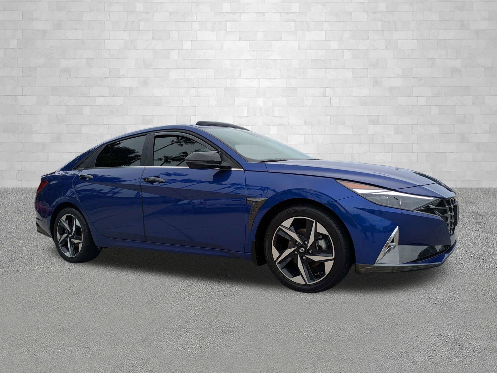 Certified 2023 Hyundai Elantra Limited w/ Preferred Accessory Package FWD image 1