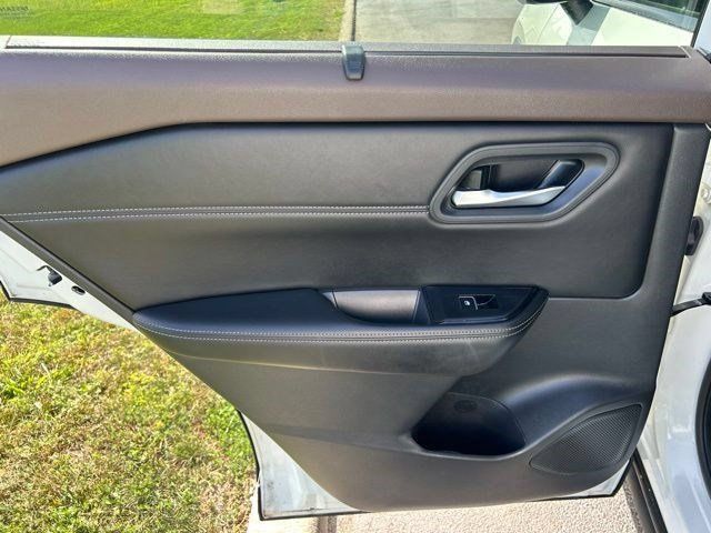 Used 2023 Nissan Rogue SL w/ SL Premium Package AWD/4WD image 40