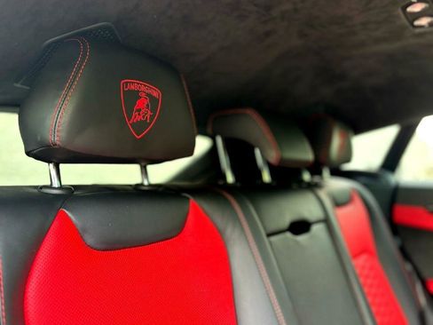 Used 2021 Lamborghini Urus AWD/4WD image 37