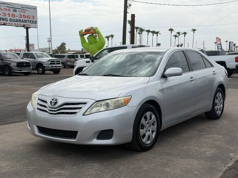 Used 2011 Toyota Camry LE FWD image 2