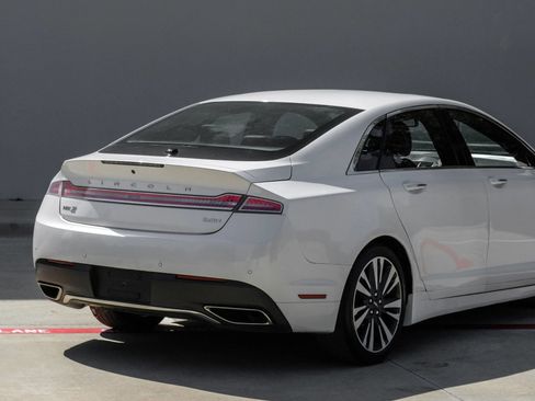 Used 2017 Lincoln MKZ Reserve FWD image 13