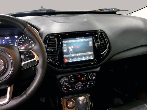 Used 2017 Jeep Compass Limited AWD/4WD image 7