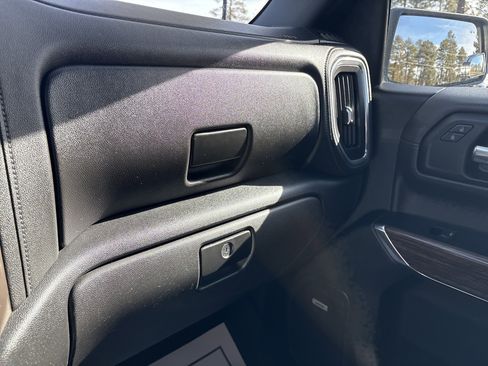 Used 2019 Chevrolet Silverado 1500 High Country w/ Z71 Off-Road Package image 28