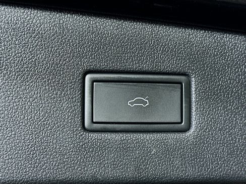 Used 2024 Volkswagen Tiguan Wolfsburg Edition image 27