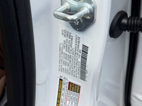 Certified 2025 Acura RDX SH-AWD w/ Technology Package image 21