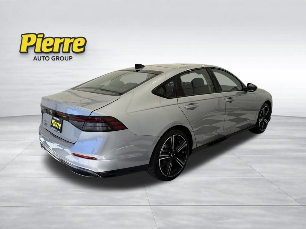 Used 2026 Honda Accord SE image 5