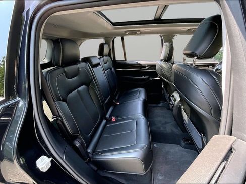 Certified 2023 Jeep Grand Cherokee Limited w/ Luxury Tech Group II AWD/4WD image 25