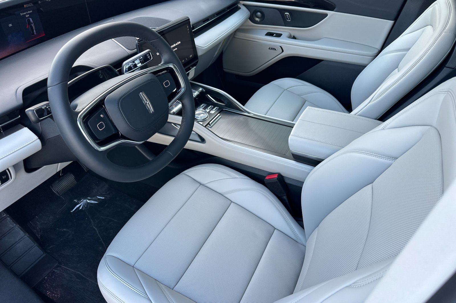 New 2026 Lincoln Nautilus Premier w/ Equipment Group 102A AWD/4WD image 9