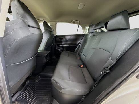 Used 2022 Toyota Venza LE image 23