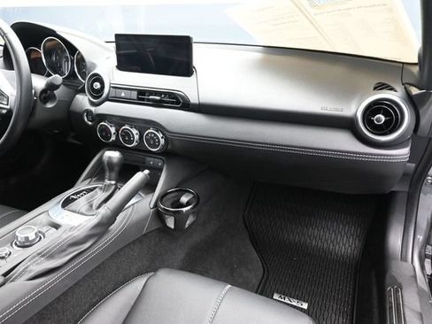 Used 2024 MAZDA MX-5 Miata RF Grand Touring RWD image 32