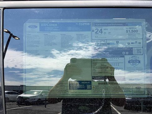 New 2025 Ford Explorer Active w/ Active Comfort Package image 17