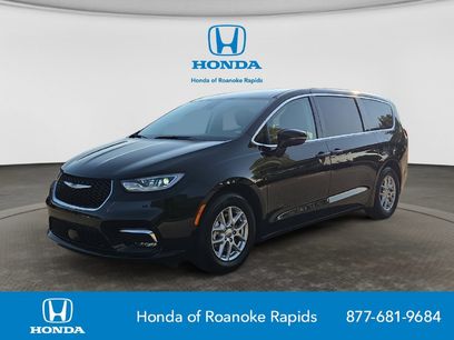 Used 2024 Chrysler Pacifica Touring-L