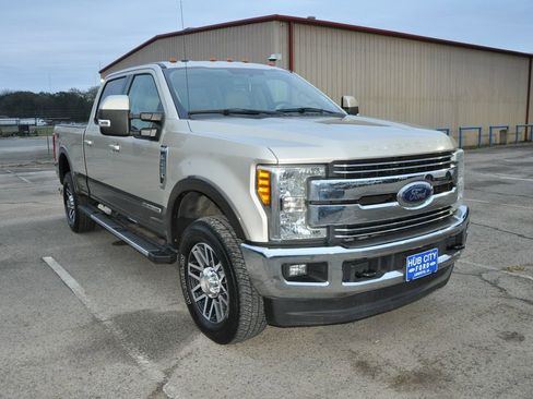 Used 2017 Ford F250 Lariat w/ Lariat Value Package image 7