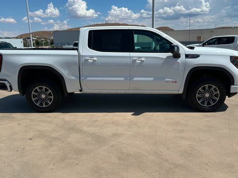 Used 2025 GMC Sierra 1500 AT4 AWD/4WD image 7