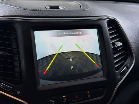 Used 2023 Jeep Cherokee Altitude Lux AWD/4WD image 23