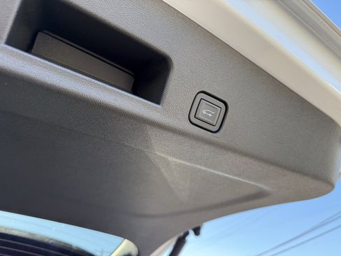 New 2026 Chevrolet Traverse LT image 16