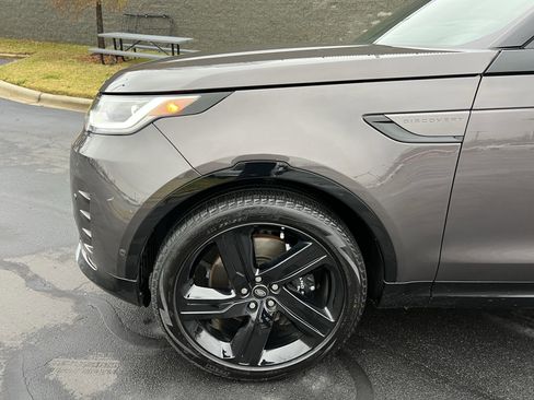 Certified 2024 Land Rover Discovery Metropolitan Edition image 11