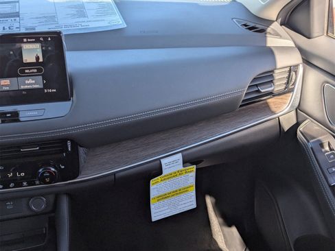 New 2026 Nissan Rogue Platinum image 24