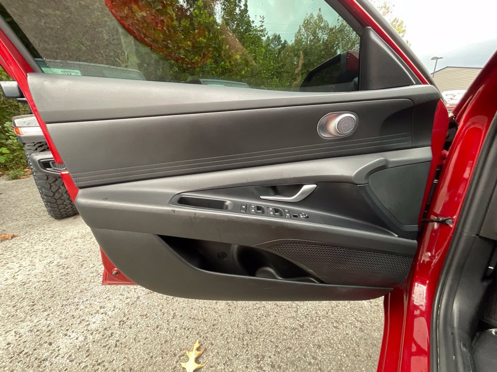 Used 2024 Hyundai Elantra SEL FWD image 8