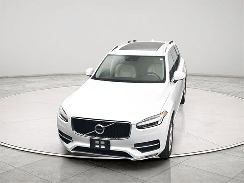 Used 2019 Volvo XC90 T5 Momentum image 12