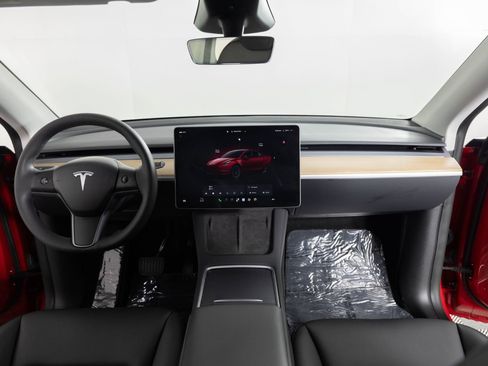 Used 2023 Tesla Model Y Long Range AWD/4WD image 35
