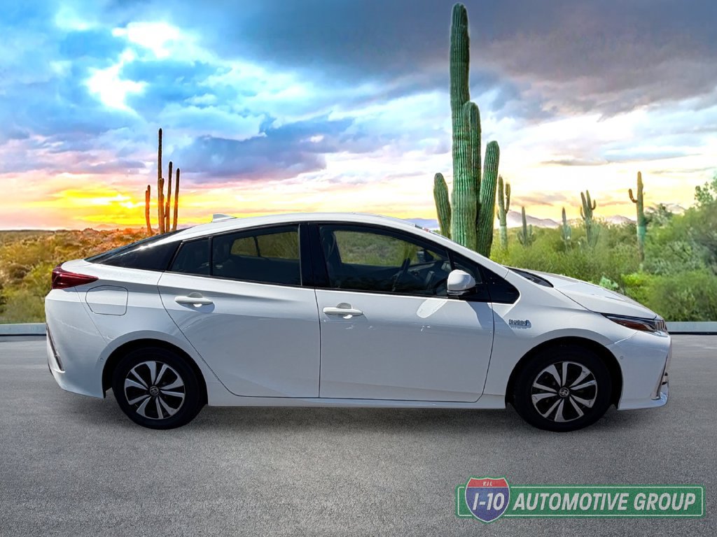 Used 2017 Toyota Prius Prime Advanced FWD image 11