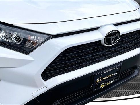 Used 2020 Toyota RAV4 LE w/ All Weather Liner Package AWD/4WD image 33