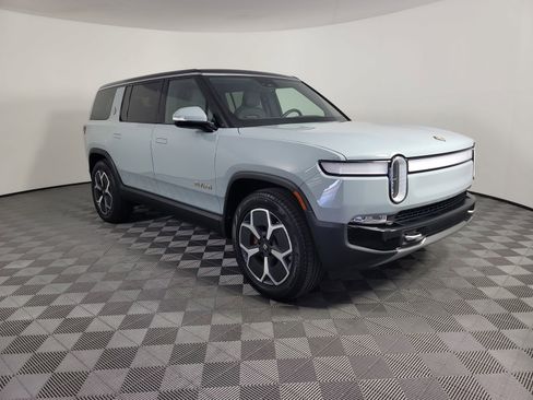 Used 2024 Rivian R1S Adventure AWD/4WD image 7