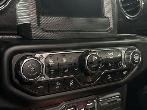 Used 2022 Jeep Gladiator Sport image 18