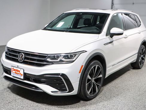 Used 2022 Volkswagen Tiguan SEL R-Line image 33