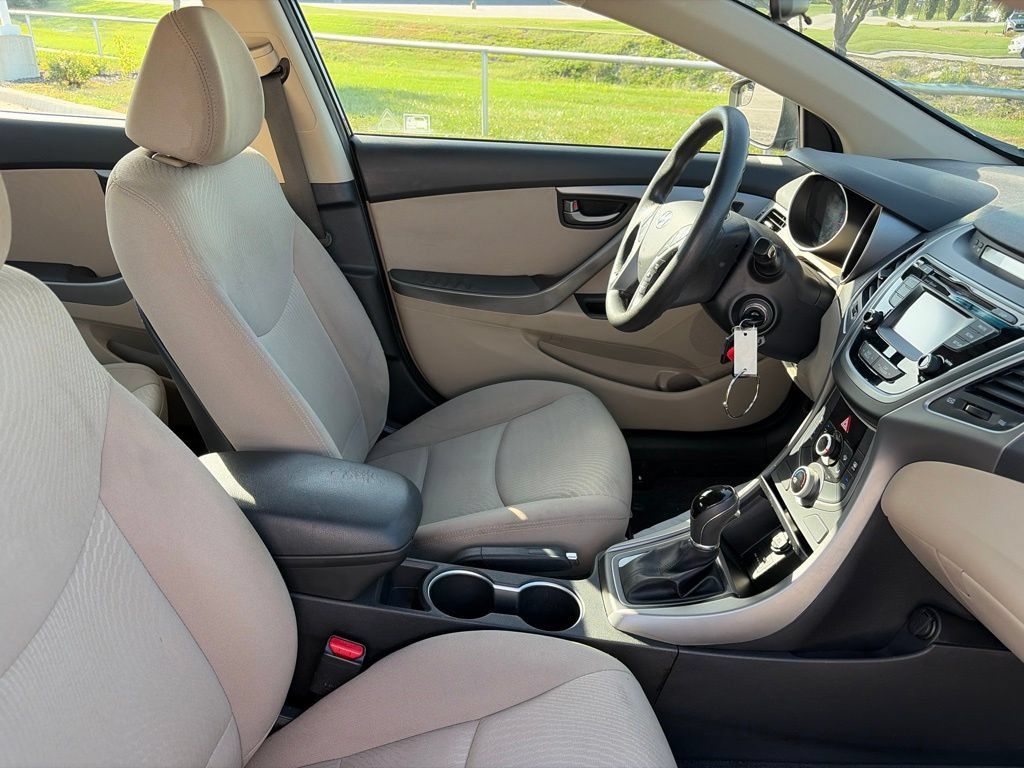 Used 2015 Hyundai Elantra SE w/ Option Group 02 FWD image 27