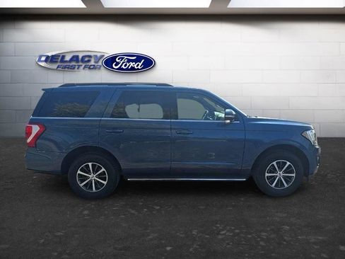 Used 2019 Ford Expedition XLT w/ Equipment Group 202A AWD/4WD image 9