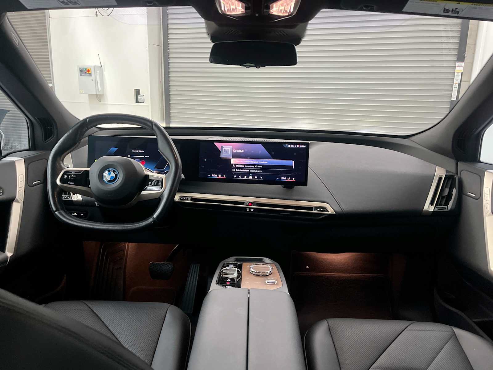 Used 2024 BMW iX xDrive50 w/ Convenience Package AWD/4WD image 10