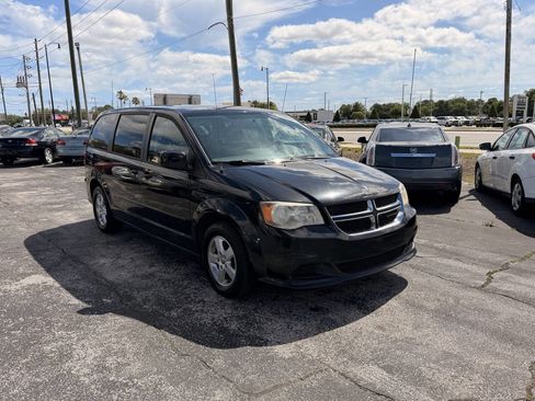 Used 2012 Dodge Grand Caravan SE FWD image 2