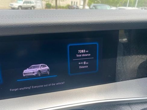 Used 2025 Volkswagen Tiguan S FWD image 7