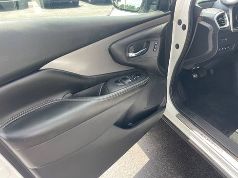 Used 2022 Nissan Murano SL w/ SL Moonroof Package FWD image 11