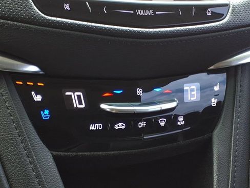 Used 2019 Cadillac XT5 Premium Luxury FWD image 16