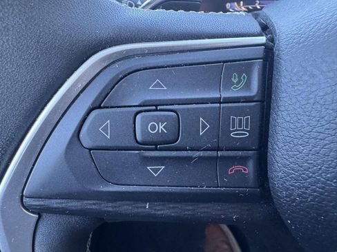 Used 2023 Jeep Grand Cherokee Laredo w/ Luxury Tech Group I image 17