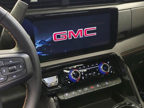 Used 2024 GMC Sierra 2500 AT4 w/ AT4 Premium Plus Package image 21