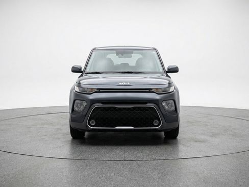 Used 2025 Kia Soul LX w/ LX Technology Package image 2